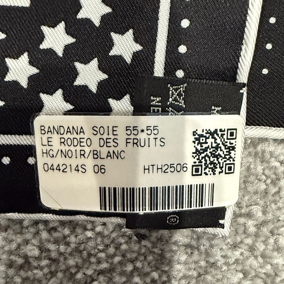 Hermès Rodeo Bandana scarf with Orange Gift Box with Ribbon - Picture 6 of 7